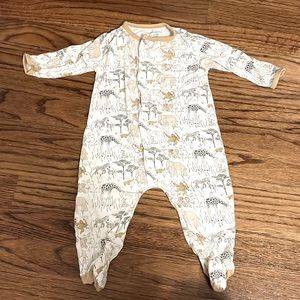 Magnetic me onesie 3-6 mo